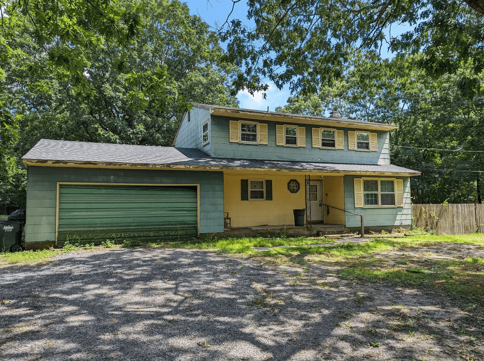 House rehab before and after photos: Mattituck Old House - A Before Look
